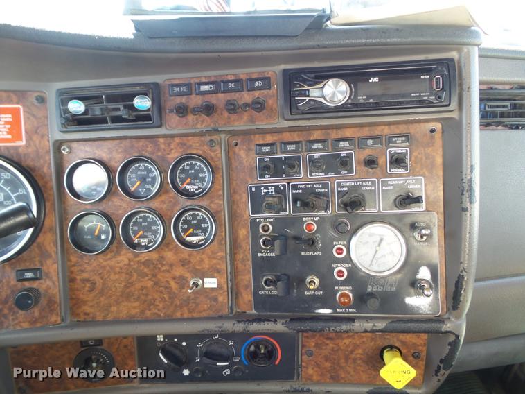 image for item K7681 2005 Kenworth T800B dump truck