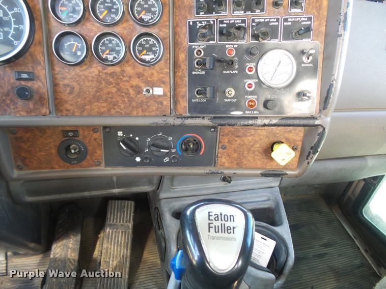 image for item K7681 2005 Kenworth T800B dump truck