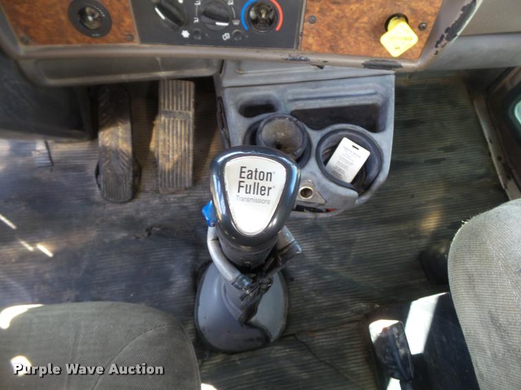 image for item K7681 2005 Kenworth T800B dump truck