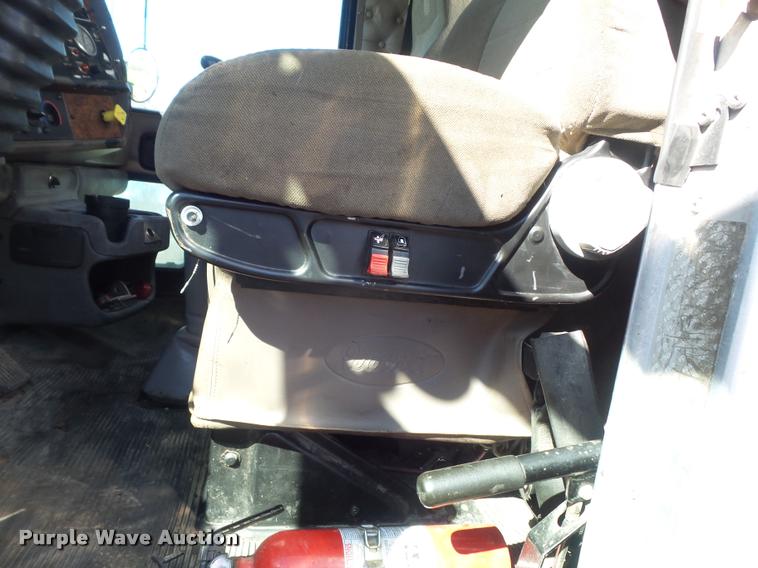 image for item K7681 2005 Kenworth T800B dump truck