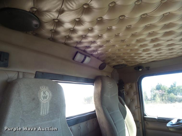 image for item K7681 2005 Kenworth T800B dump truck