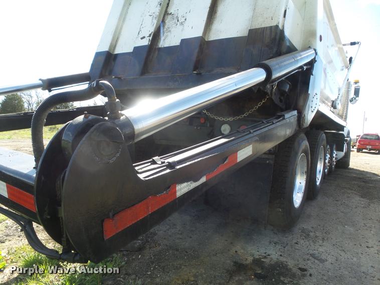 image for item K7681 2005 Kenworth T800B dump truck