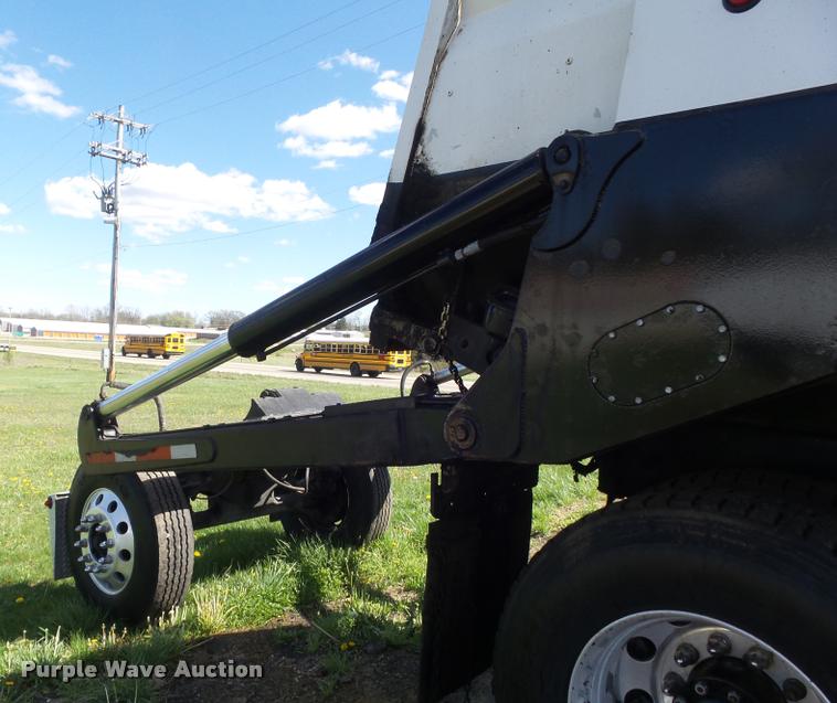 image for item K7681 2005 Kenworth T800B dump truck