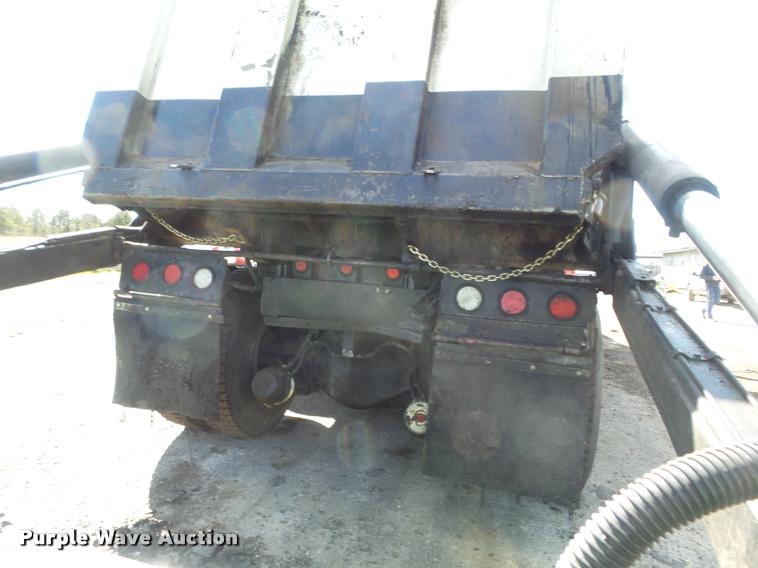 image for item K7681 2005 Kenworth T800B dump truck