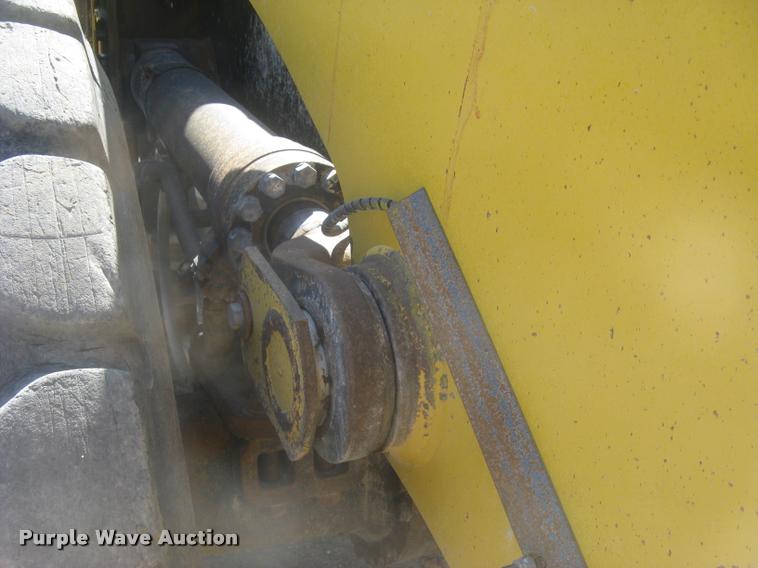 image for item L2384 2010 Komatsu WA480 wheel loader
