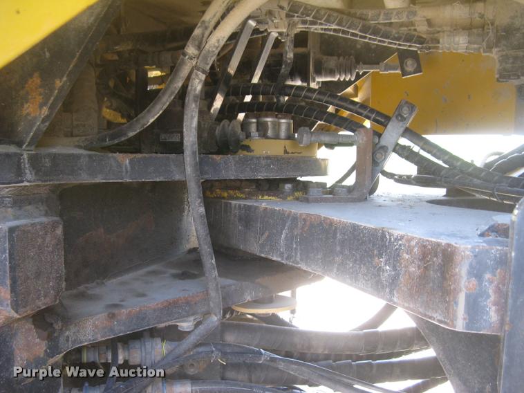 image for item L2384 2010 Komatsu WA480 wheel loader