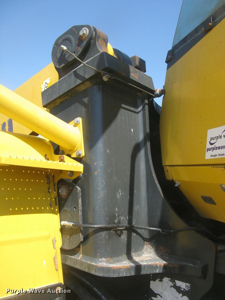 image for item L2384 2010 Komatsu WA480 wheel loader