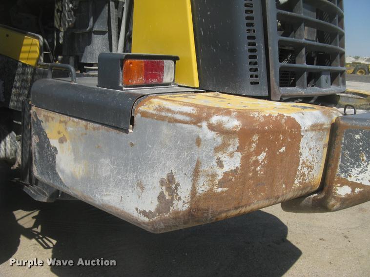 image for item L2384 2010 Komatsu WA480 wheel loader
