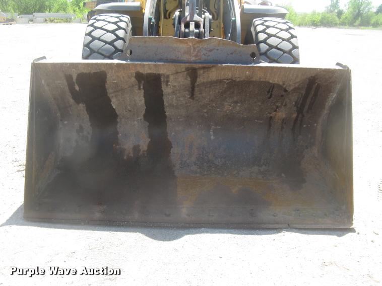 image for item L2385 2009 Volvo L90F wheel loader