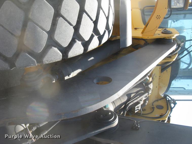 image for item L2385 2009 Volvo L90F wheel loader