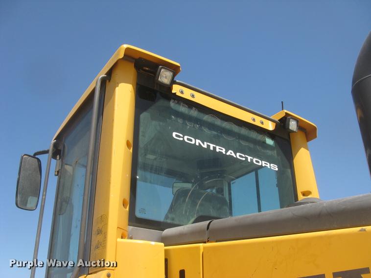 image for item L2385 2009 Volvo L90F wheel loader