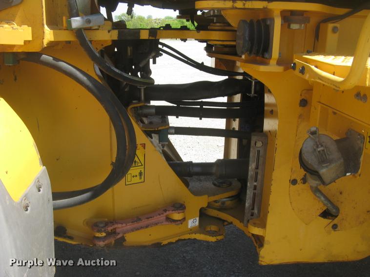 image for item L2385 2009 Volvo L90F wheel loader