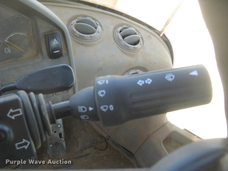 image for item L2385 2009 Volvo L90F wheel loader