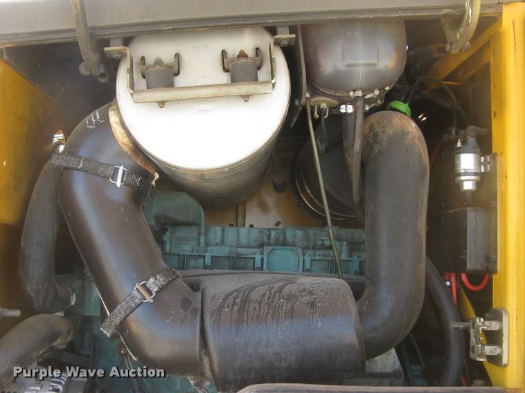 image for item L2385 2009 Volvo L90F wheel loader