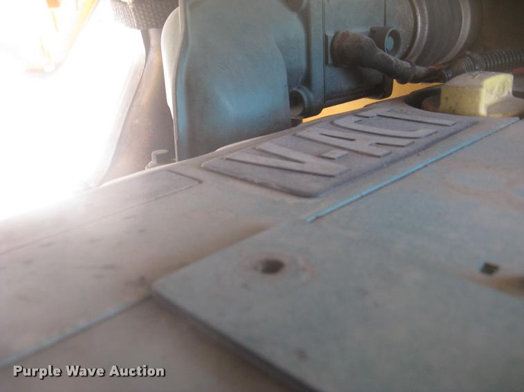 image for item L2385 2009 Volvo L90F wheel loader