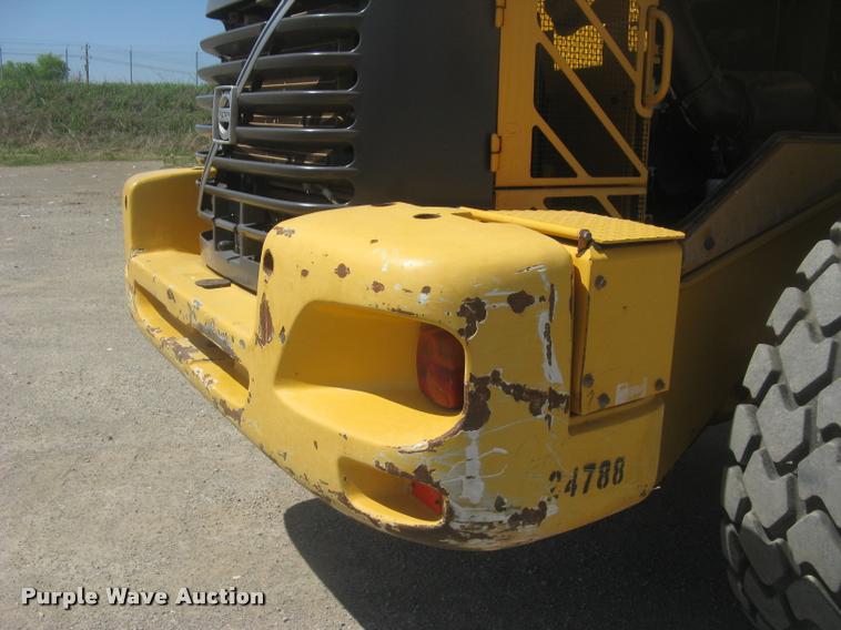 image for item L2385 2009 Volvo L90F wheel loader