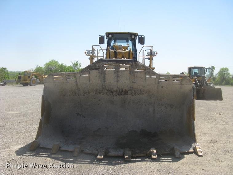 image for item L2387 2004 Caterpillar 988G wheel loader
