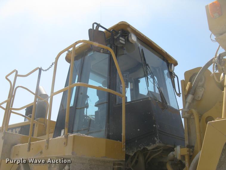 image for item L2387 2004 Caterpillar 988G wheel loader