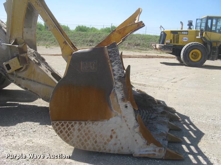 image for item L2387 2004 Caterpillar 988G wheel loader