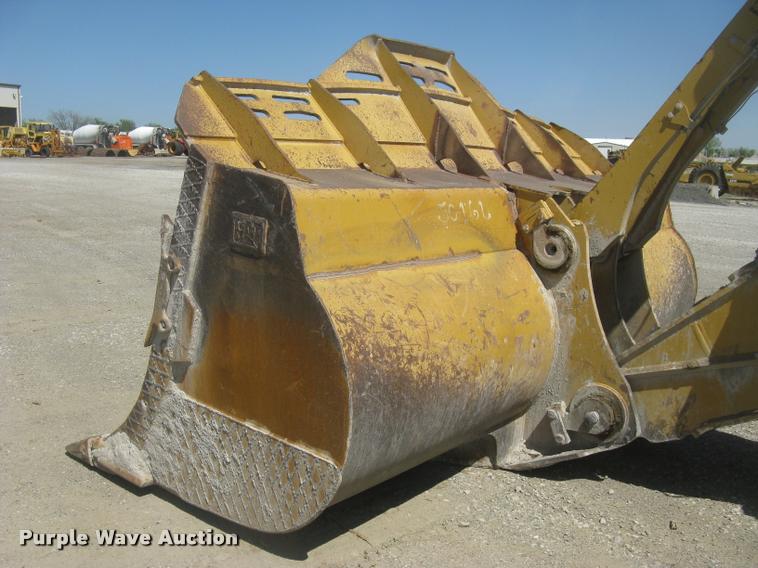image for item L2387 2004 Caterpillar 988G wheel loader
