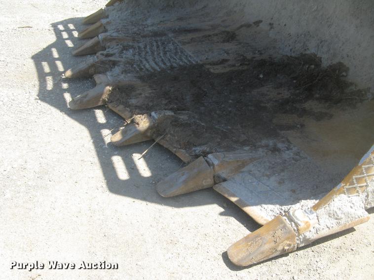 image for item L2387 2004 Caterpillar 988G wheel loader