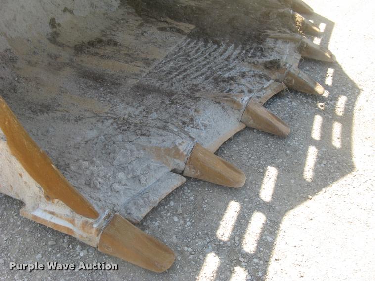 image for item L2387 2004 Caterpillar 988G wheel loader