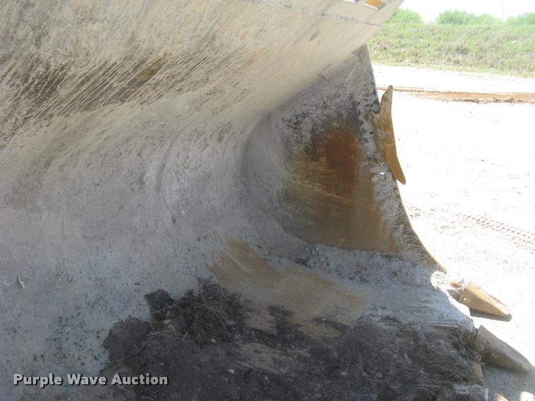 image for item L2387 2004 Caterpillar 988G wheel loader