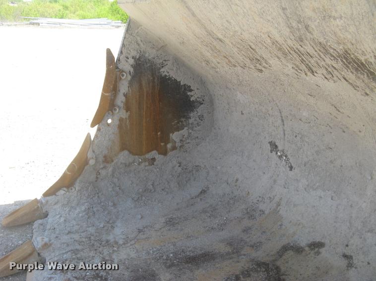 image for item L2387 2004 Caterpillar 988G wheel loader