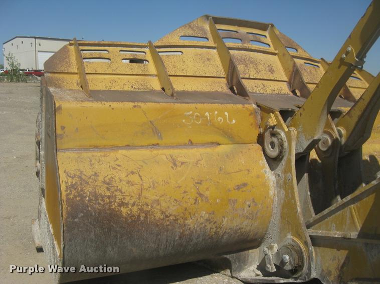 image for item L2387 2004 Caterpillar 988G wheel loader