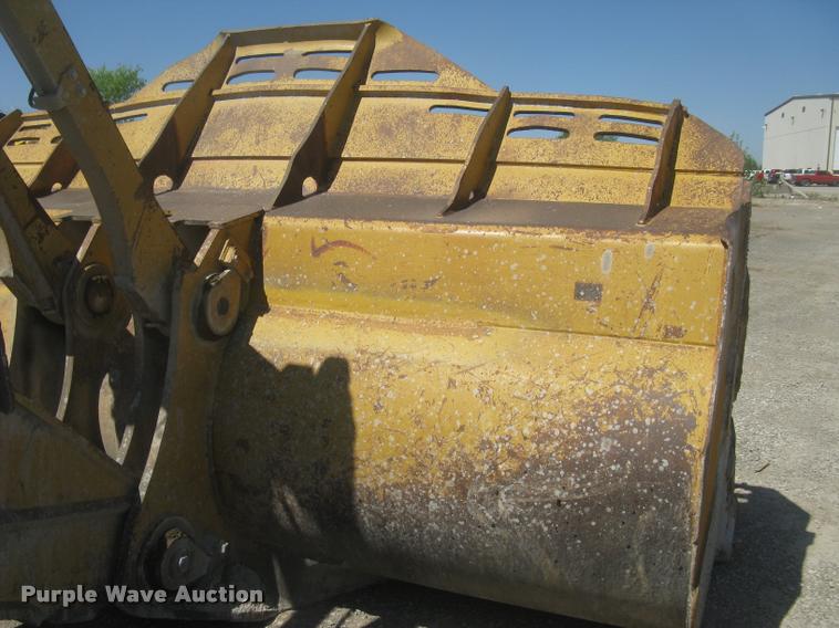 image for item L2387 2004 Caterpillar 988G wheel loader