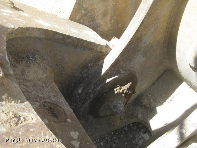 image for item L2387 2004 Caterpillar 988G wheel loader