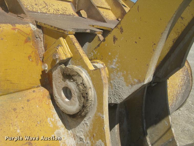 image for item L2387 2004 Caterpillar 988G wheel loader