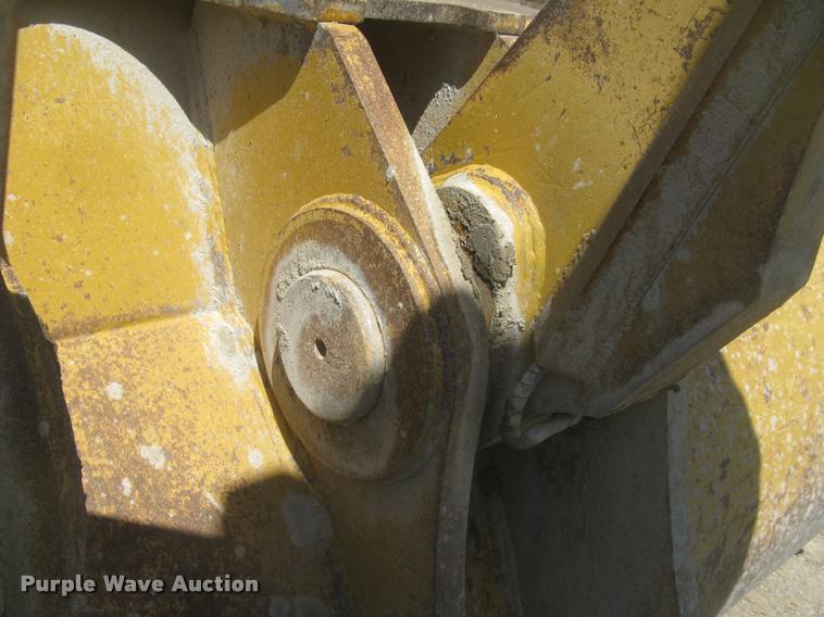 image for item L2387 2004 Caterpillar 988G wheel loader