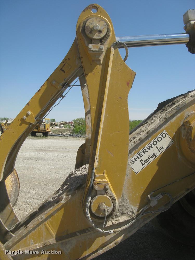 image for item L2387 2004 Caterpillar 988G wheel loader