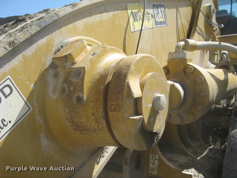 image for item L2387 2004 Caterpillar 988G wheel loader