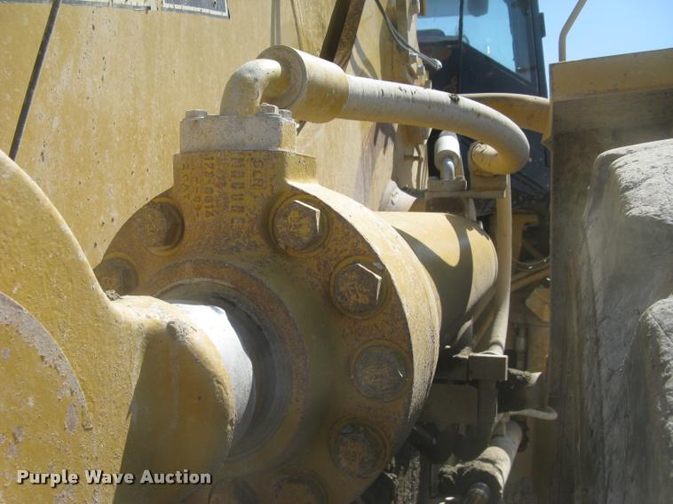image for item L2387 2004 Caterpillar 988G wheel loader