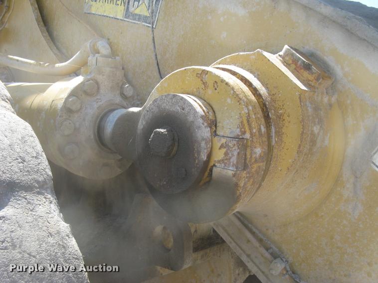 image for item L2387 2004 Caterpillar 988G wheel loader