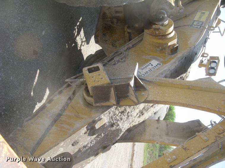 image for item L2387 2004 Caterpillar 988G wheel loader