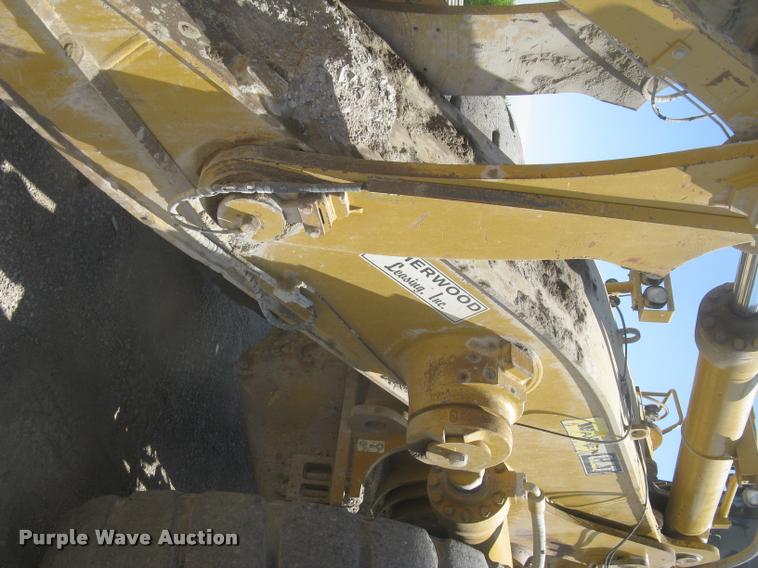 image for item L2387 2004 Caterpillar 988G wheel loader