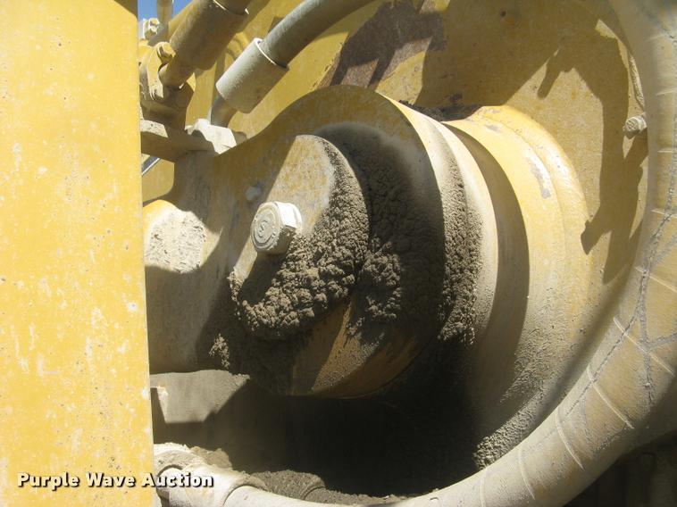 image for item L2387 2004 Caterpillar 988G wheel loader