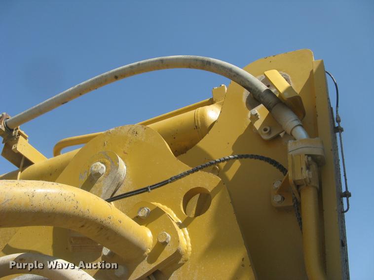 image for item L2387 2004 Caterpillar 988G wheel loader