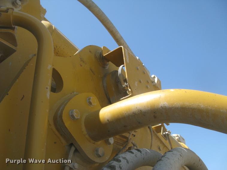 image for item L2387 2004 Caterpillar 988G wheel loader