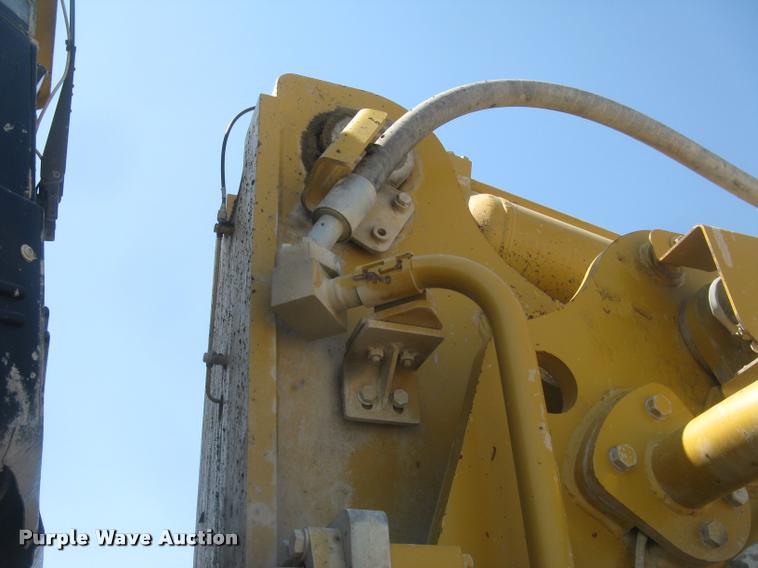 image for item L2387 2004 Caterpillar 988G wheel loader
