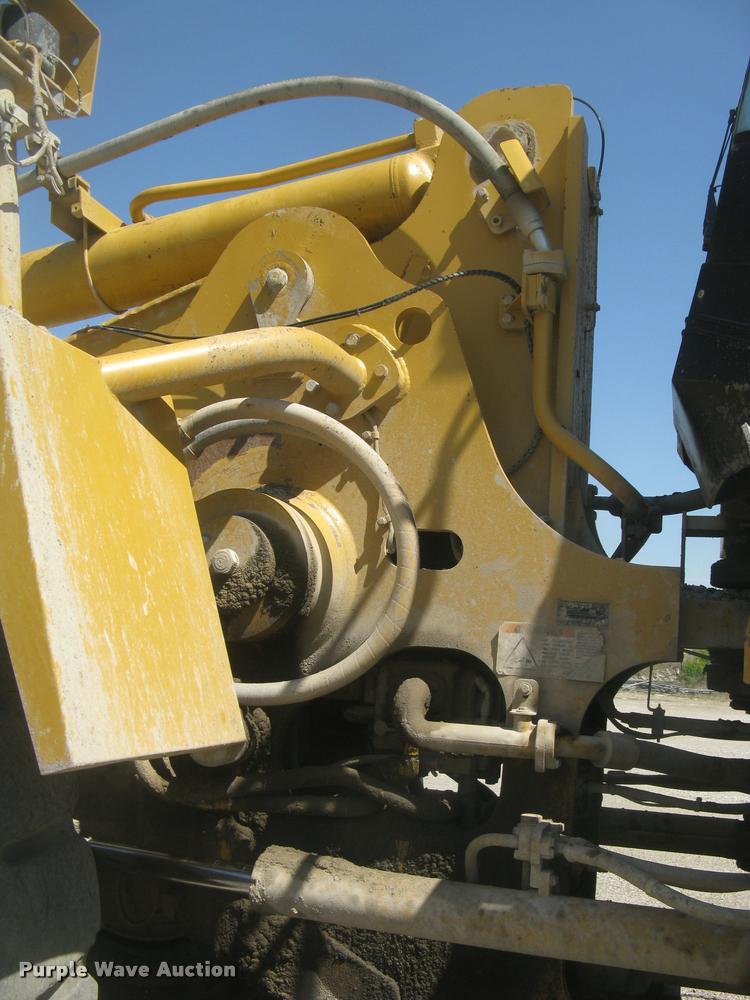 image for item L2387 2004 Caterpillar 988G wheel loader