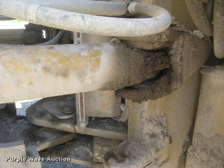 image for item L2387 2004 Caterpillar 988G wheel loader