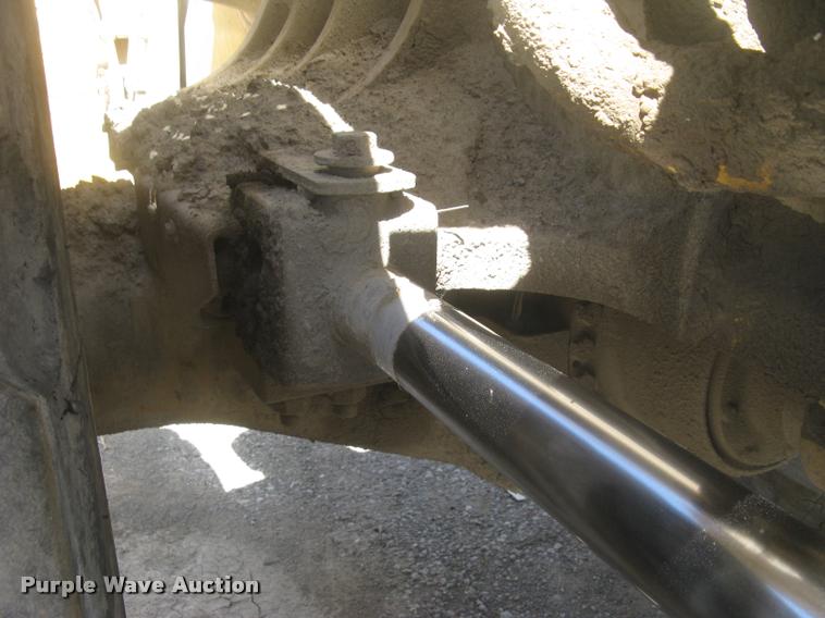 image for item L2387 2004 Caterpillar 988G wheel loader