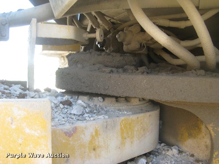 image for item L2387 2004 Caterpillar 988G wheel loader