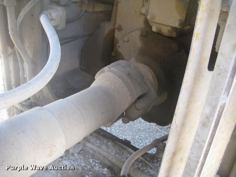 image for item L2387 2004 Caterpillar 988G wheel loader