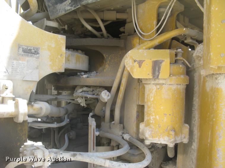image for item L2387 2004 Caterpillar 988G wheel loader