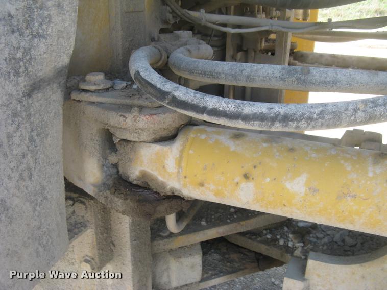 image for item L2387 2004 Caterpillar 988G wheel loader